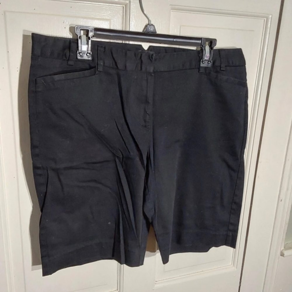🍁The Limited Classic Black Shorts sz 14